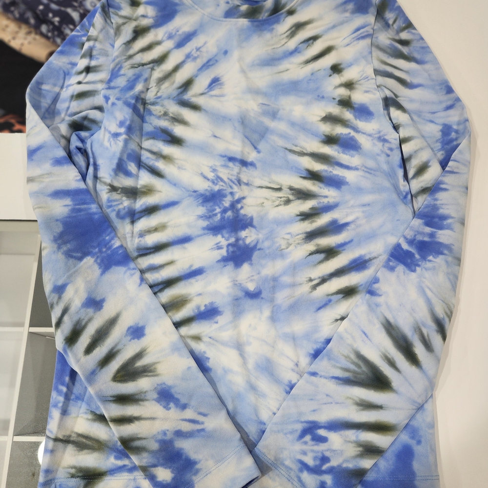 Blue and White Tie-Dye Long Sleeve Shirt